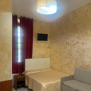 Termini Golden House Guest house